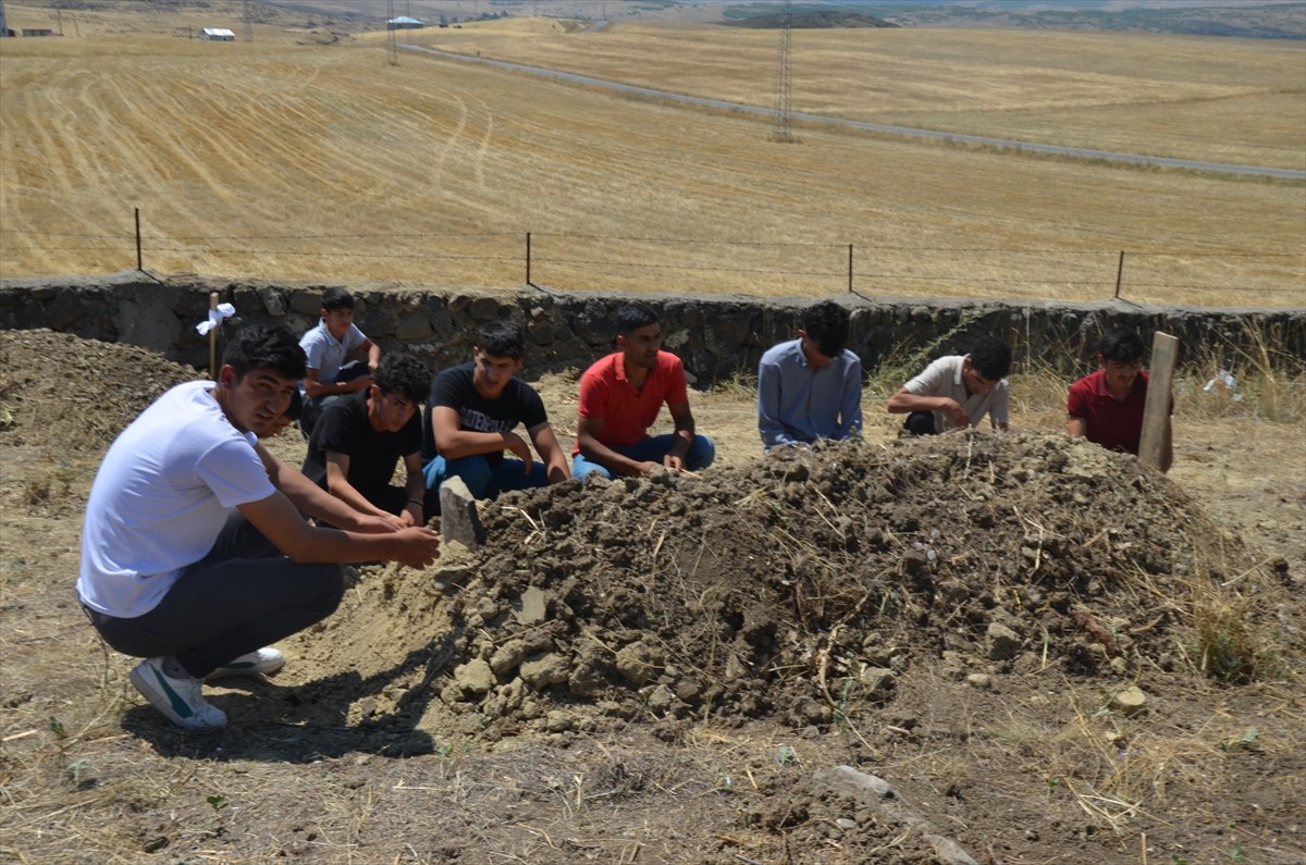 Muş'ta serinlemek için girdikleri Alparslan 1 Baraj Gölü'nde cansız bedenleri çıkarılan 2'si çocuk...