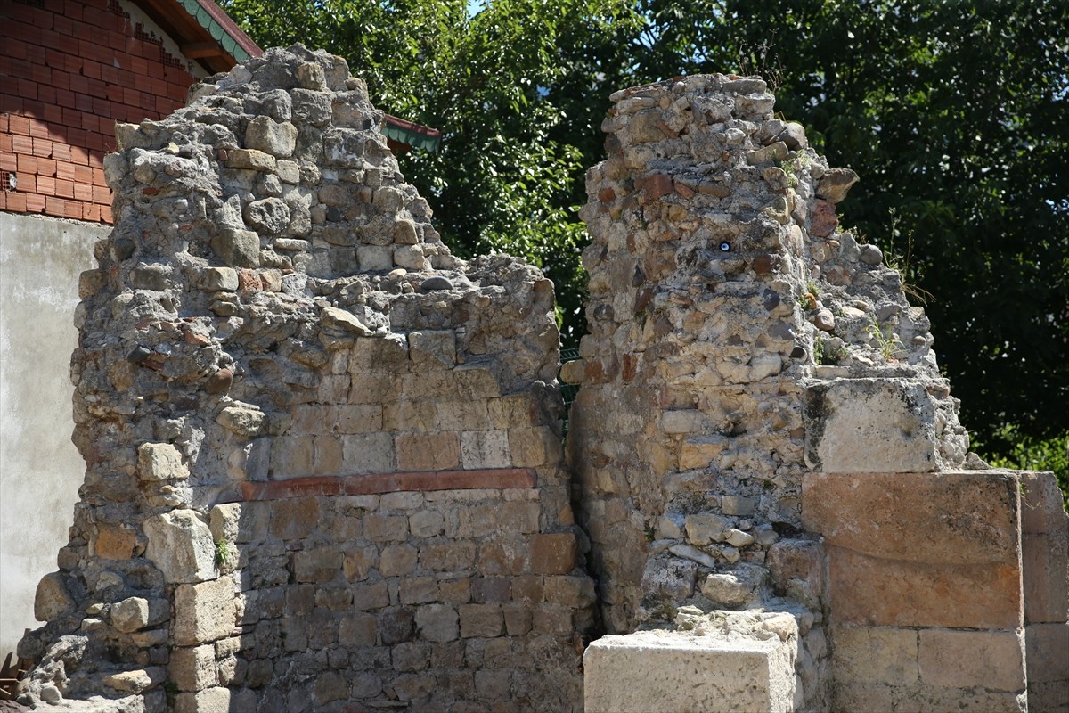 Ordu'da kazı çalışmaları sırasında Bizans dönemine ait "in-situ zemin mozaiği" bulunan Aziz...