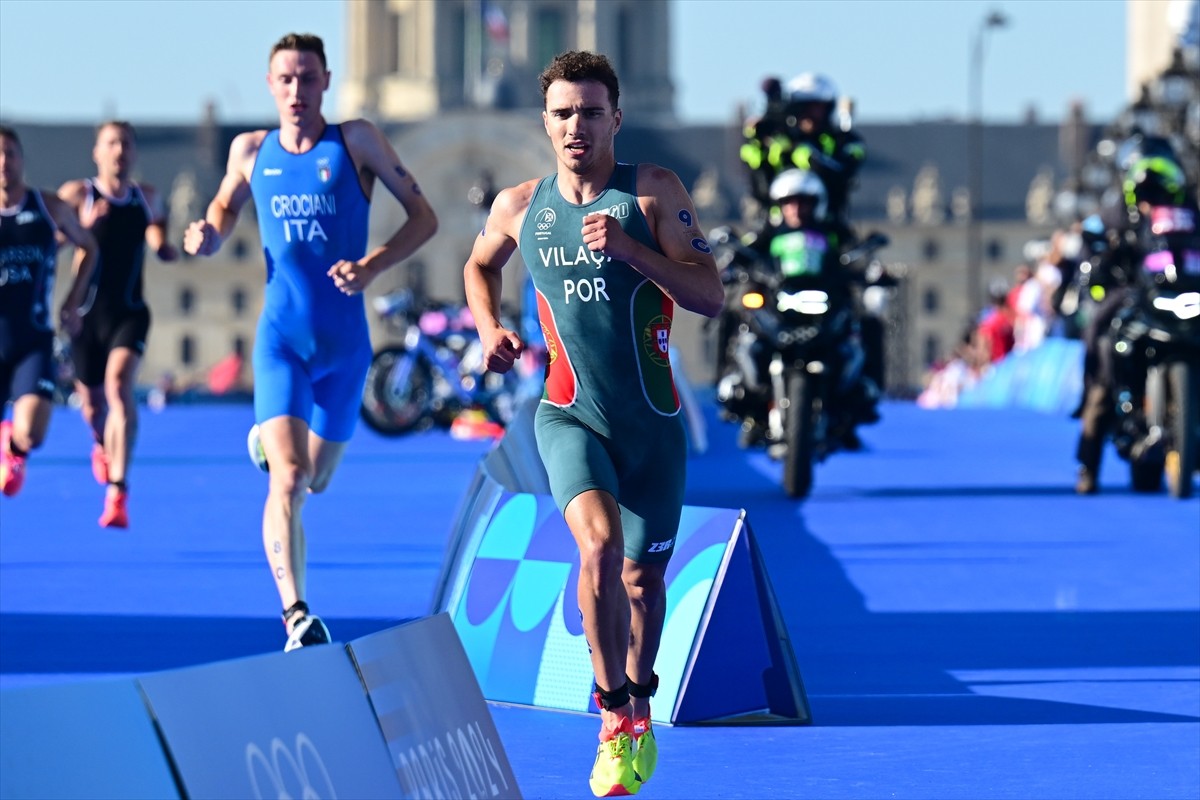 Paris 2024 Olimpiyat Oyunları'nda mücadele eden Portekiz Triatlon Takımı sporcusu Vasco Vilaca...