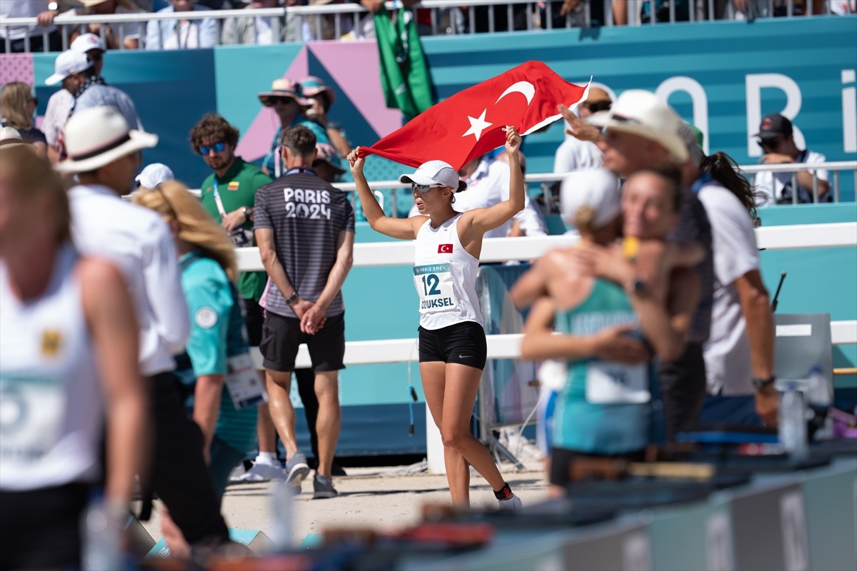 Paris 2024 Olimpiyat Oyunları'nda, Paris'teki Versay Sarayı'nda kadınlar modern pentatlonun finali...