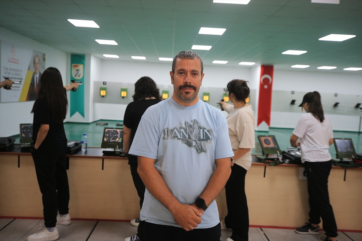 Paris 2024 Olimpiyat Oyunları'nda takım arkadaşı Şevval İlayda Tarhan'la Türkiye'ye 10 metre...