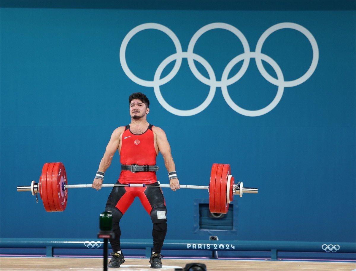 Paris 2024 Olimpiyat Oyunları halter kategorisinde erkekler 73. kilo müsabakaları South Paris...