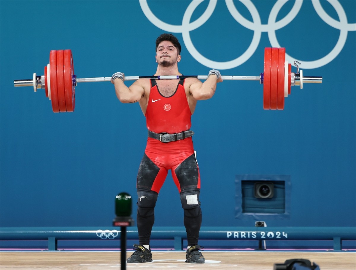 Paris 2024 Olimpiyat Oyunları halter kategorisinde erkekler 73. kilo müsabakaları South Paris...