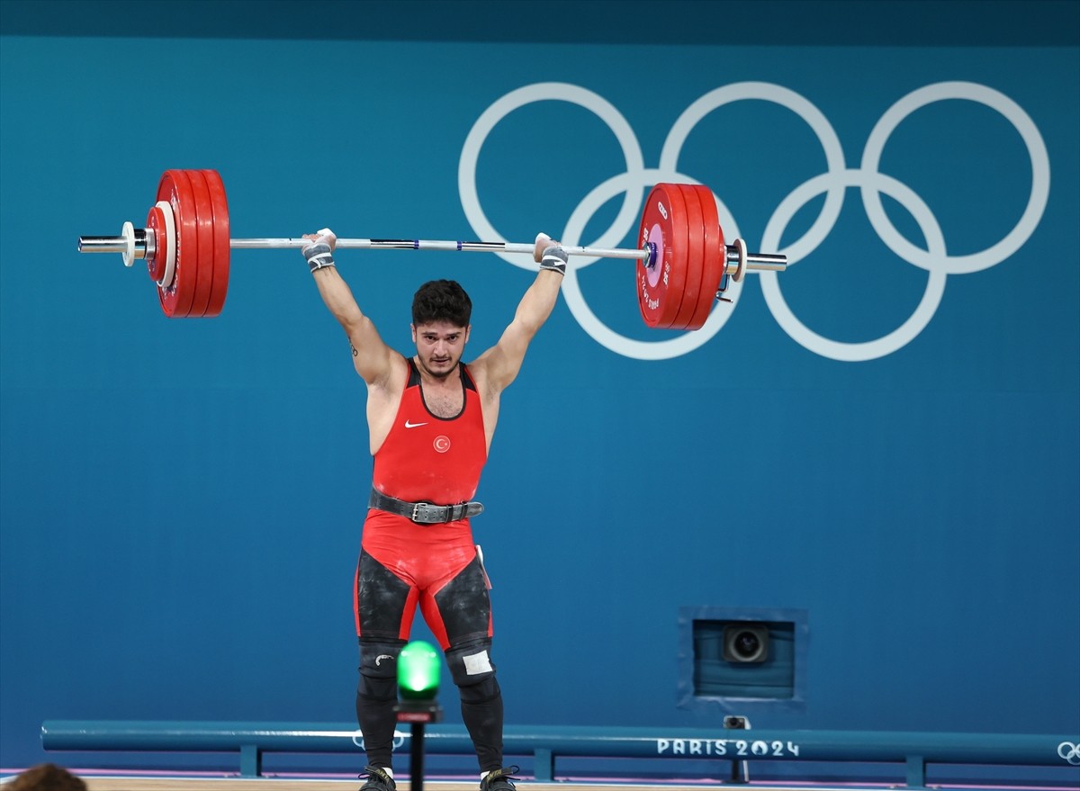 Paris 2024 Olimpiyat Oyunları halter kategorisinde erkekler 73. kilo müsabakaları South Paris...