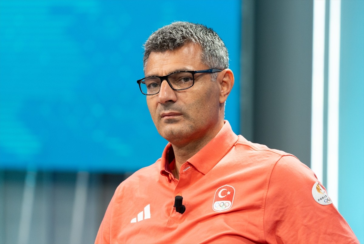 Paris 2024 Olimpiyatları'nda karışık takım 10 metre havalı tabanca kategorisinde gümüş madalya...