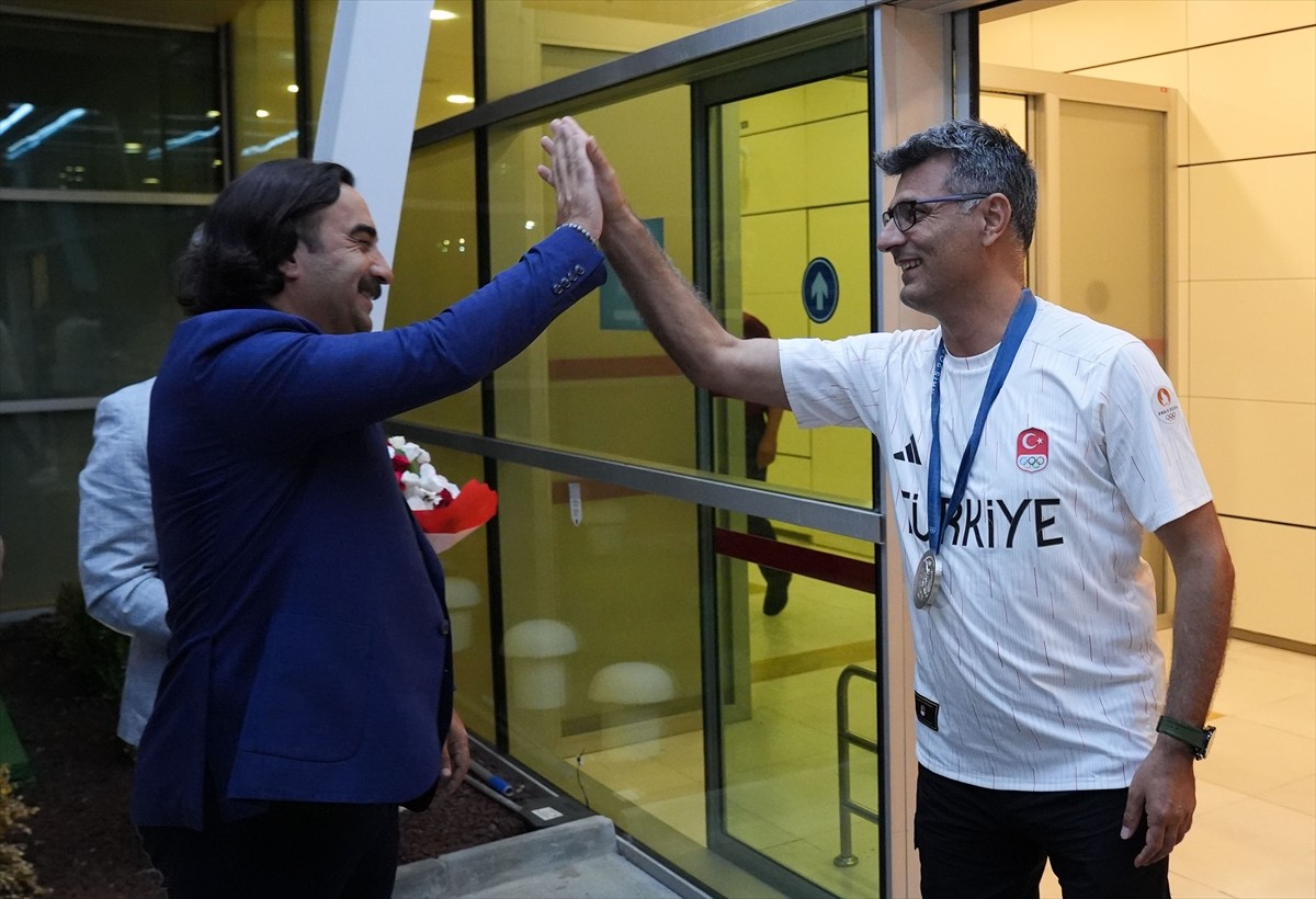 Paris 2024 Olimpiyatları'nda karışık takım 10 metre havalı tabanca kategorisinde Şevval İlayda...