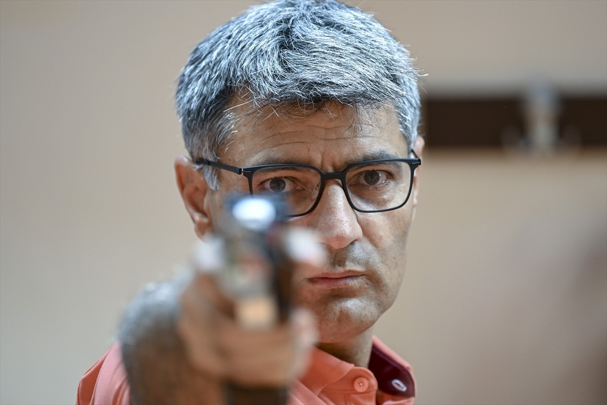 Paris 2024 Olimpiyatları'nda karışık takım 10 metre havalı tabanca kategorisinde Şevval İlayda...