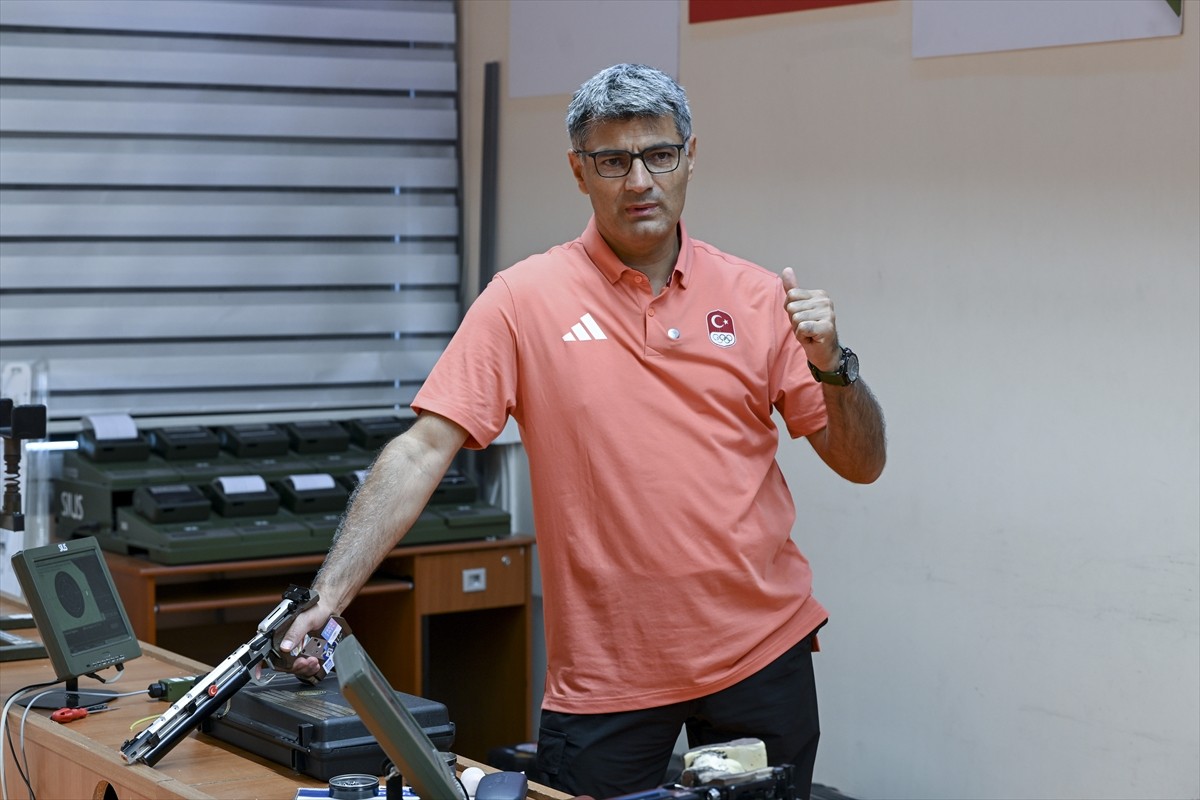 Paris 2024 Olimpiyatları'nda karışık takım 10 metre havalı tabanca kategorisinde Şevval İlayda...