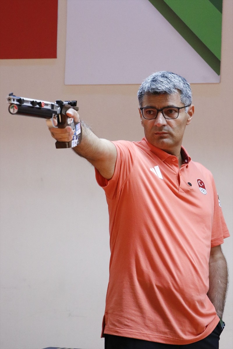 Paris 2024 Olimpiyatları'nda karışık takım 10 metre havalı tabanca kategorisinde Şevval İlayda...