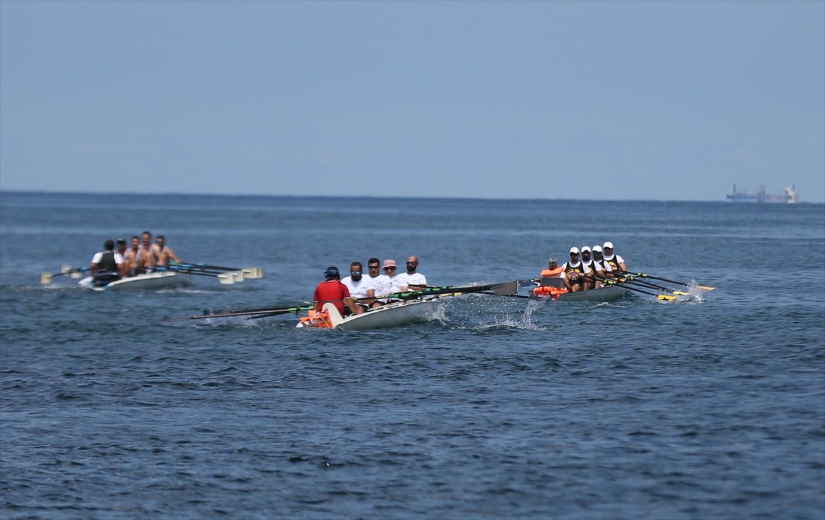 Rize'de, Türkiye Kürek Federasyonunca düzenlenen Sanmar Denizcilik Türkiye Deniz Küreği...