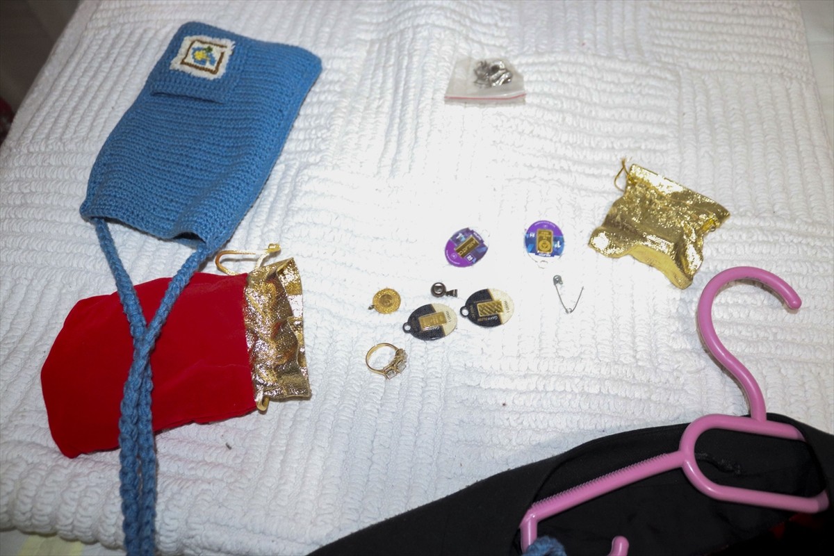 Samsun'un İlkadım ilçesinde doktor İnci Yurt'un evinden 2,5 milyon lira değerinde ziynet eşyası ve...