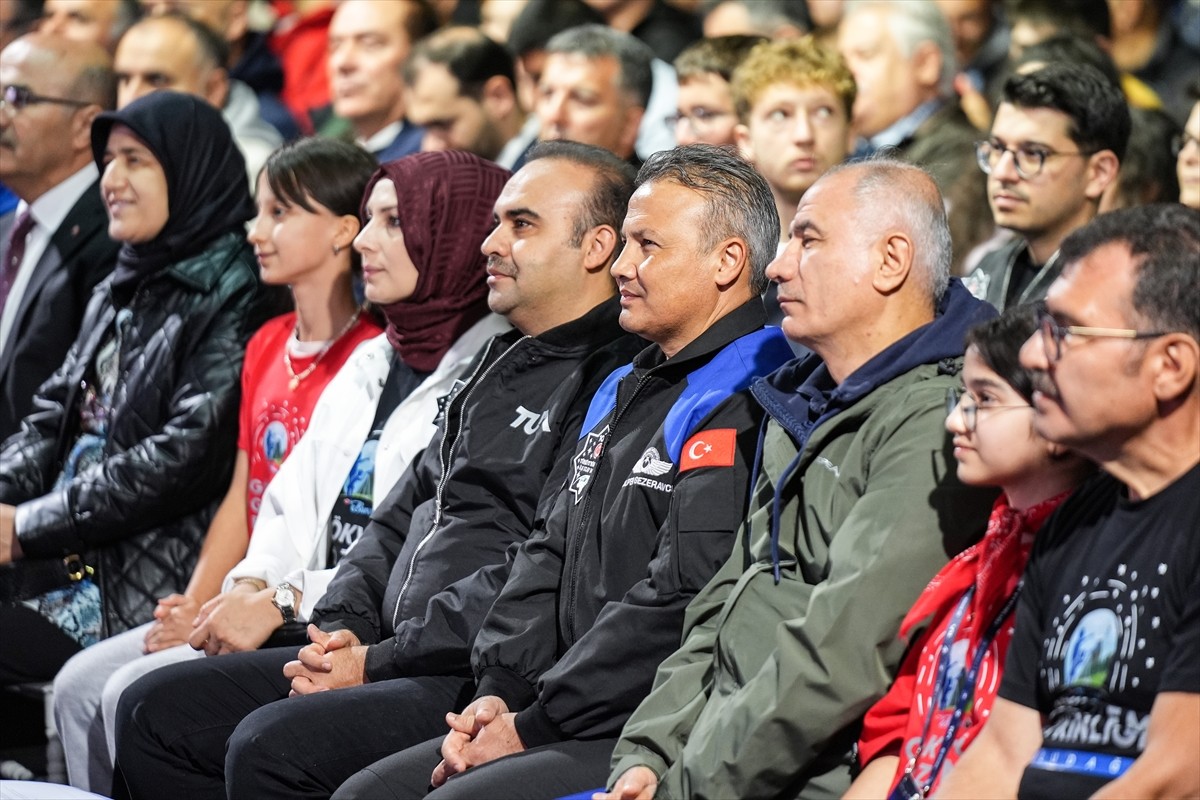 Sanayi ve Teknoloji Bakanı Mehmet Fatih Kacır, bu yıl Bursa Uludağ'da gerçekleştirilen ve 11...