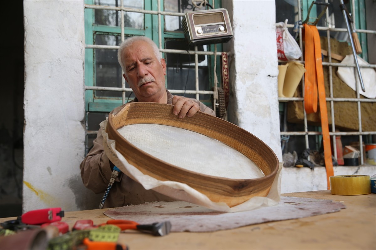 Şanlıurfa'da, kaybolmaya yüz tutan mesleklerden tef sanatının son ustalarından, Kültür ve Turizm...