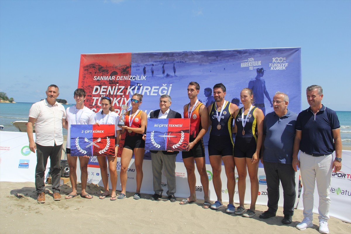 Sinop'ta Akliman mevkisinde, Türkiye Kürek Federasyonu tarafından düzenlenen Sanmar Denizcilik...