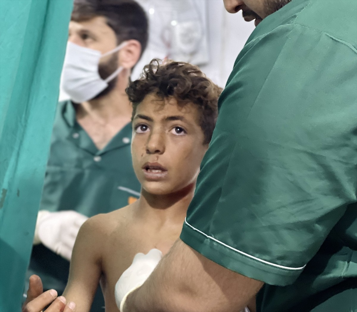 Suriye’deki Beşşar Esed rejiminin Hama ilinin kuzeybatısındaki Meşşik köyüne karadan karaya atış...