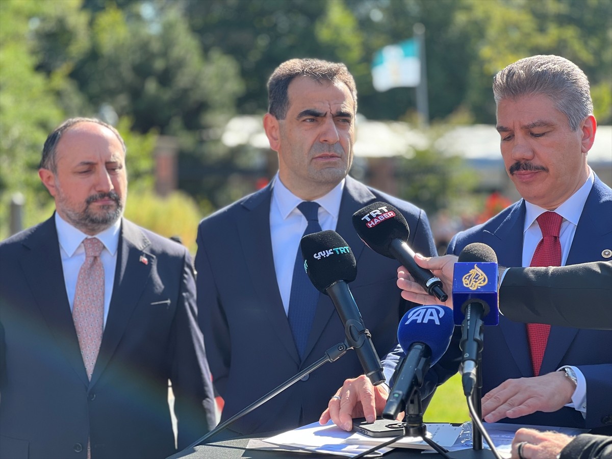 TBMM Adalet Komisyonu ve AK Parti İstanbul Milletvekili Cüneyt Yüksel(sağda), Lahey Büyükelçisi...