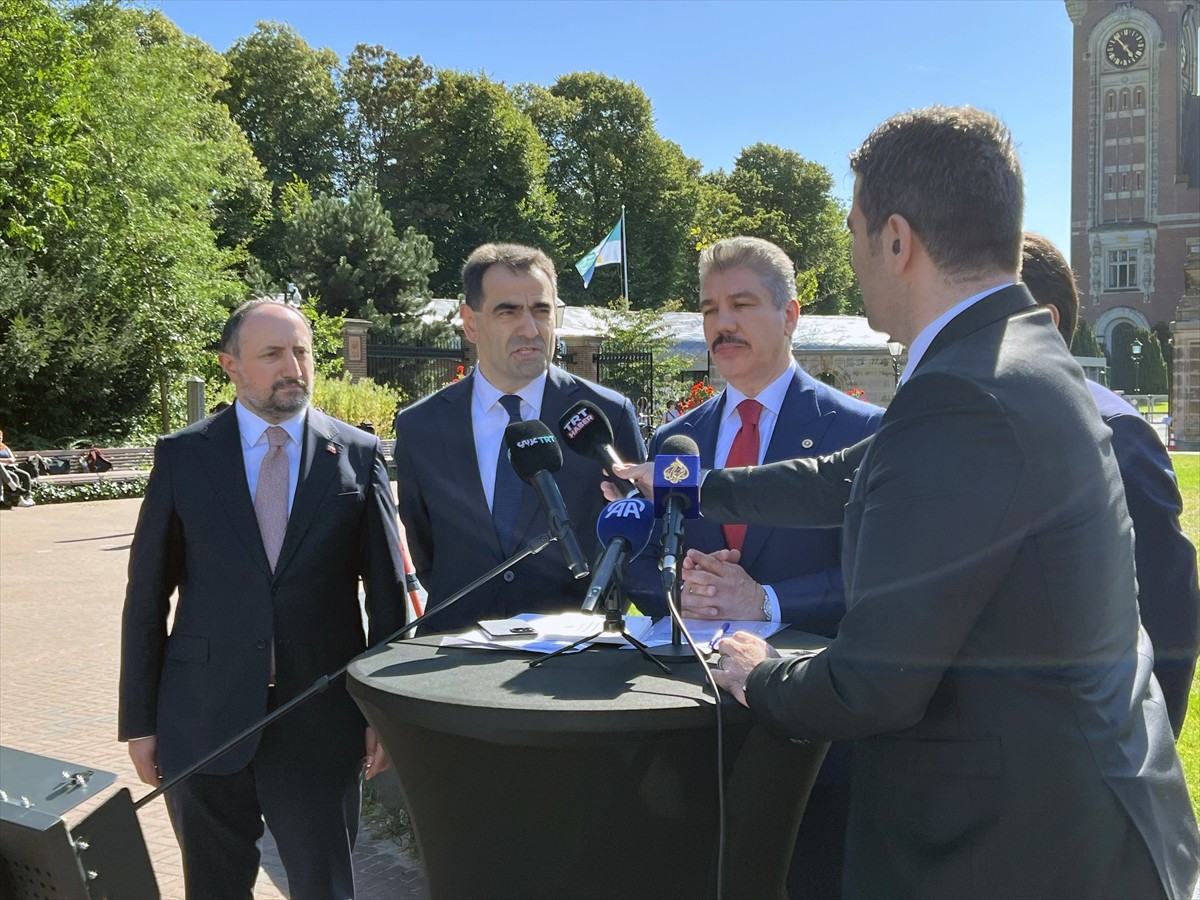 TBMM Adalet Komisyonu ve AK Parti İstanbul Milletvekili Cüneyt Yüksel(sağda), Lahey Büyükelçisi...