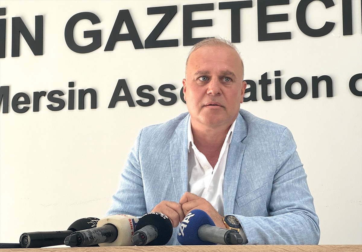 TFF 2. Lig ekiplerinden Yeni Mersin İdmanyurdu'nun basın sözcüsü Halim Yiğit, Mersin Gazeteciler...