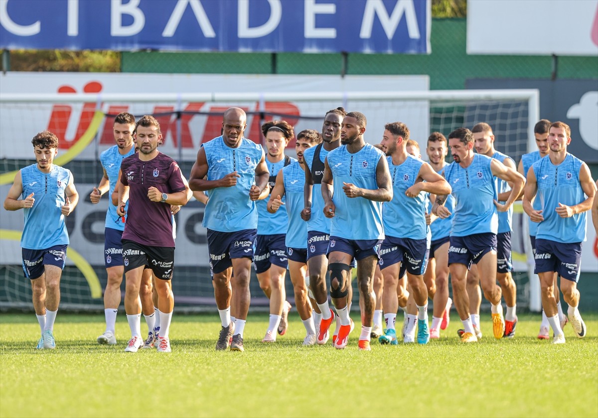 Trabzonspor, UEFA Avrupa Ligi 3. ön eleme turunda sahasında Avusturya'nın Rapid Wien takımı ile...