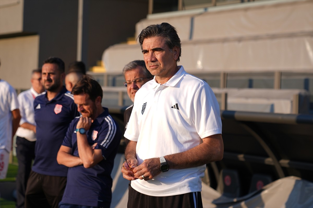 Trendyol 1. Lig'in ilk haftasında Yeni Malatyaspor ile Pendikspor karşılaşması, Malatyaspor sahaya...