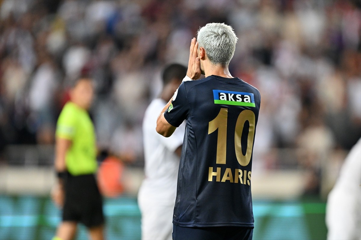 Trendyol Süper Lig'in 2. haftasında Atakaş Hatayspor ile Kasımpaşa, Mersin Stadyumu'nda...