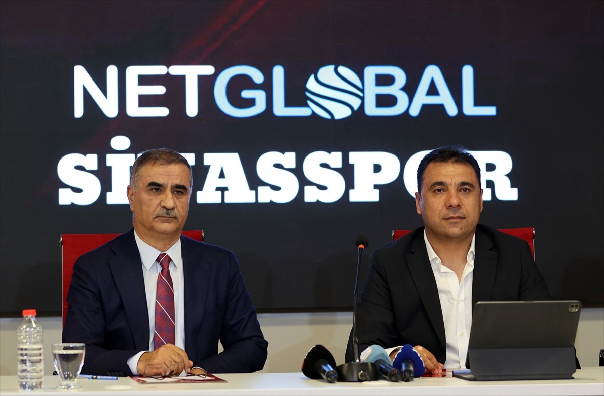 Trendyol Süper Lig ekiplerinden Sivasspor, Net Global ile isim sponsorluğu anlaşması imzaladı....