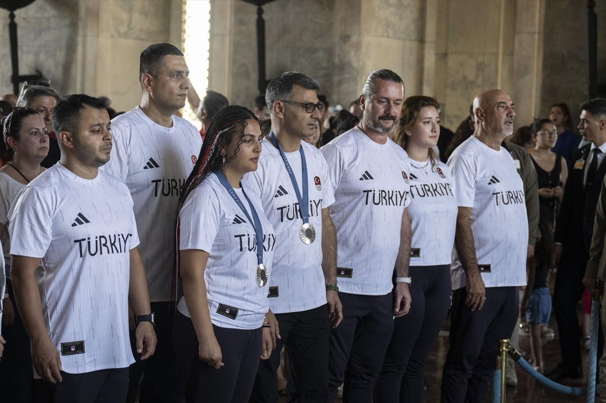 Türkiye Atıcılık Federasyonu Başkanı Gürsel Çolakoğlu ve Paris 2024 Olimpiyat Oyunları'nda...