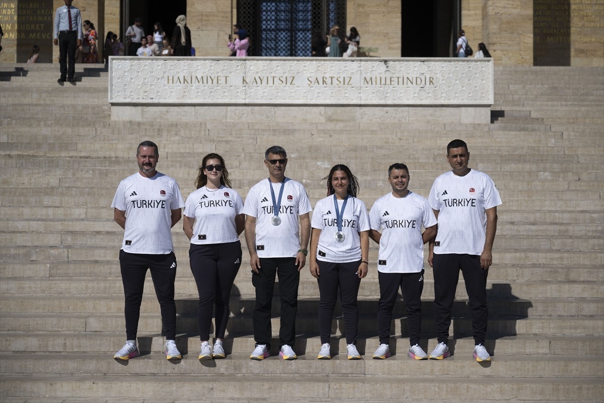 Türkiye Atıcılık Federasyonu Başkanı Gürsel Çolakoğlu ve Paris 2024 Olimpiyat Oyunları'nda...