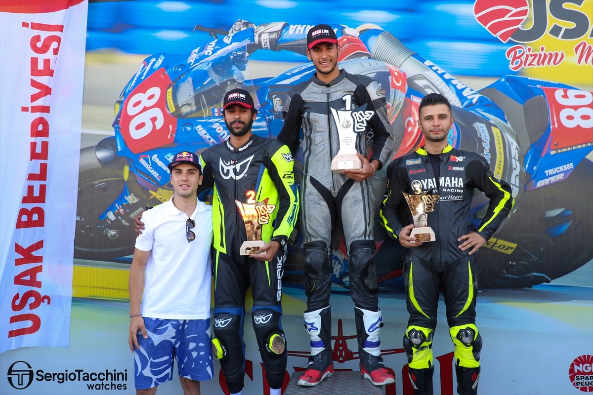 Türkiye Motosiklet Federasyonunca (TMF) Uşak'ta düzenlenen Türkiye Süpermoto Şampiyonası'nın...