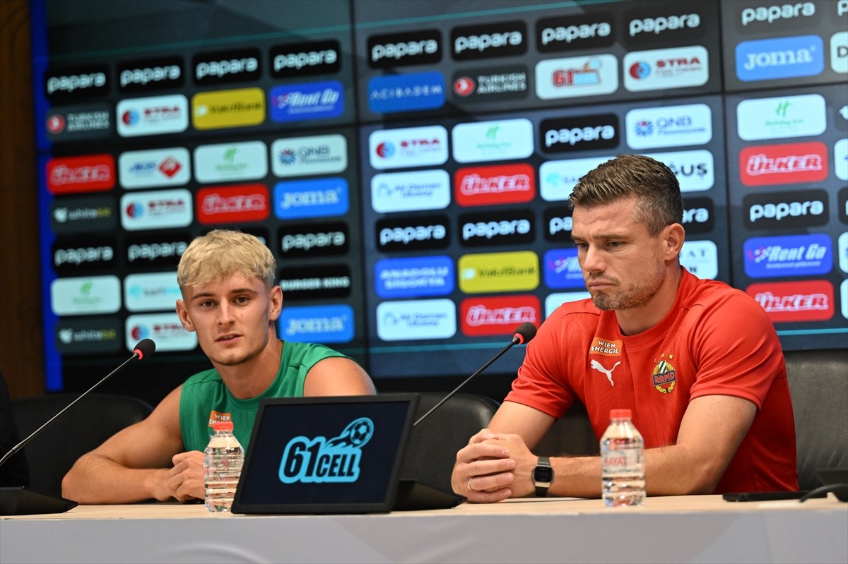 UEFA Avrupa Ligi 3. eleme turunda Trabzonspor'a konuk olacak Rapid Wien'in teknik direktörü Robert...