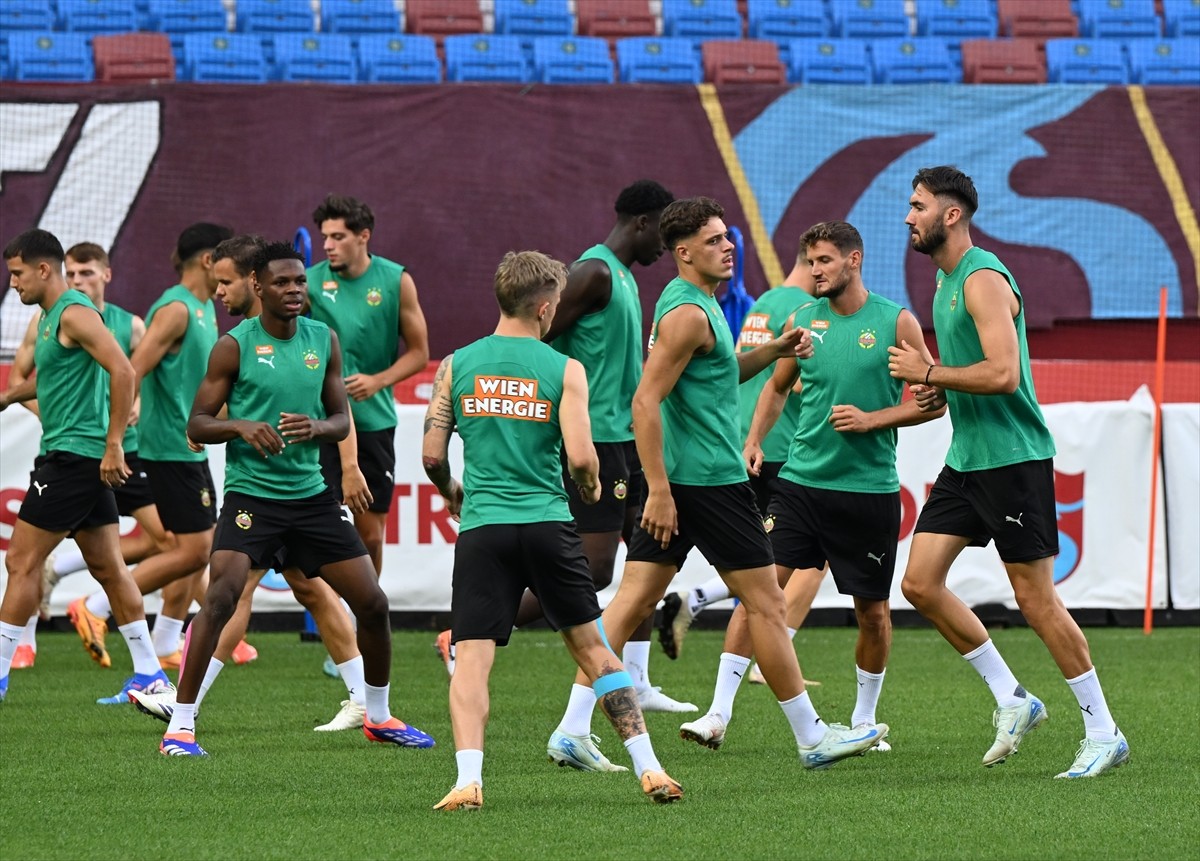 UEFA Avrupa Ligi 3. eleme turunda yarın Trabzonspor'a konuk olacak Rapid Wien, karşılaşmanın...