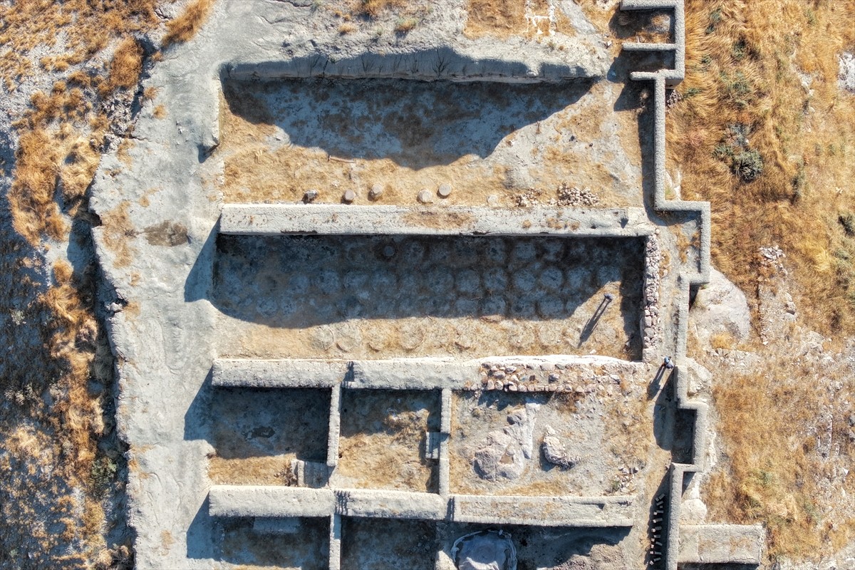 Van'ın Gürpınar ilçesinde, Urartu Kralı 2. Sarduri tarafından inşa edilen Çavuştepe Kalesi'nde...