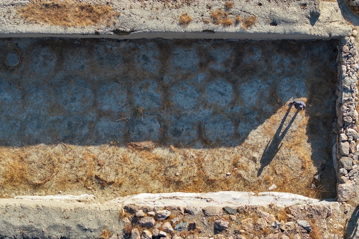 Van'ın Gürpınar ilçesinde, Urartu Kralı 2. Sarduri tarafından inşa edilen Çavuştepe Kalesi'nde...