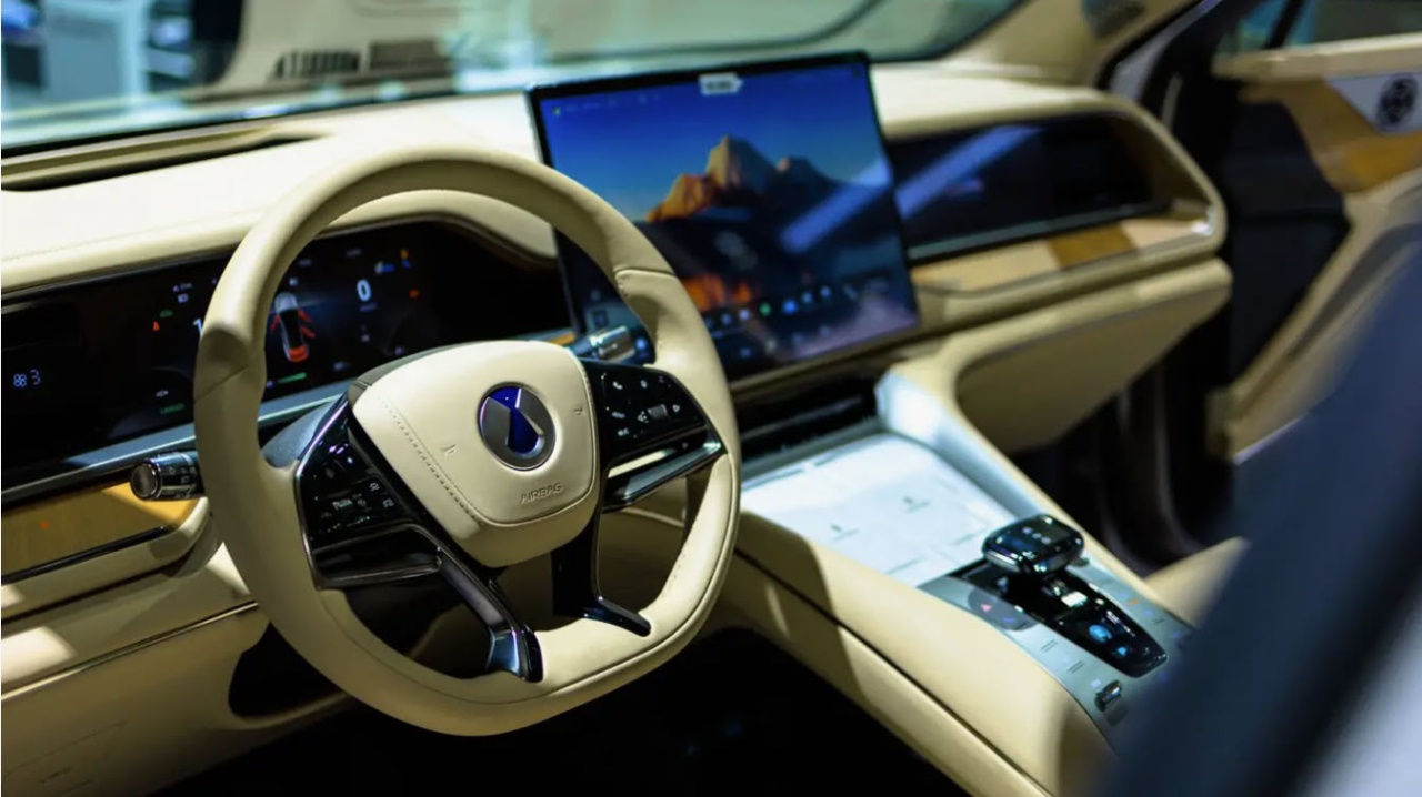 BYD Denza Z9 GT Yeni Modeli Rekor Kırdı: 1 Milyon 600 TL'ye Satılan Araç 36 Saatte 5000 Satışla Otomotiv Dünyasını Salladı