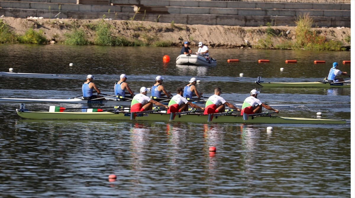 Edirne'de Meriç Nehri'nde oluşturulan parkurda düzenlenen 23 Yaş Altı Avrupa Kürek Şampiyonası'nda...