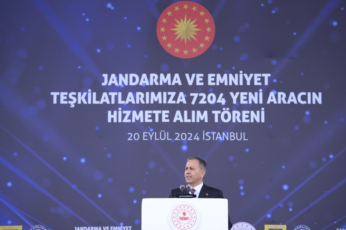 İçişleri Bakanı Ali Yerlikaya, Atatürk Havalimanı'nda, Jandarma ve Emniyet Teşkilatlarına 7204...
