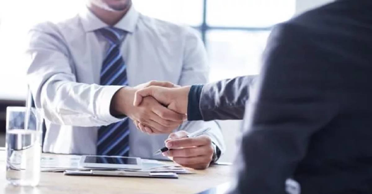 İş Bankası 7 Farklı Şehirde Yüksek Maaş ile Personel Alımı Yapıyor: Lise Mezunu Adaylar İçin Fırsat