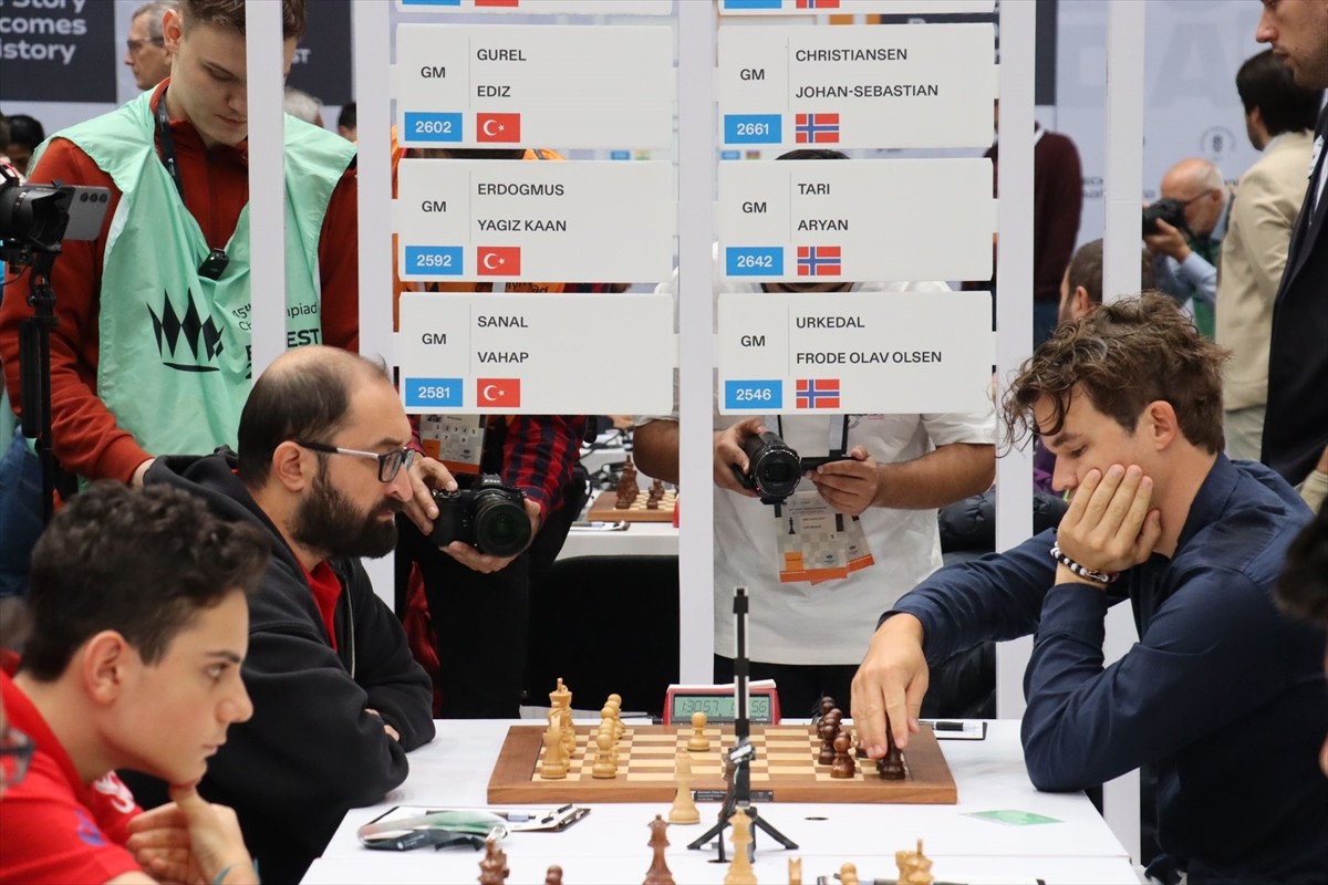 Macaristan'ın başkenti Budapeşte'de gerçekleştirilen 45. Dünya Satranç Olimpiyatı'nda A Milli...