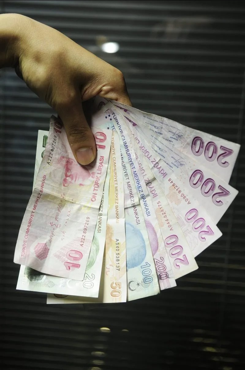 Memur ve Emeklilerle 2025 Ocak'ta 3'lü Zam Müjdesi: Maaşlar, Aile Yardımları ve Toplu Sözleşme İkramiyeleri Nasıl Değişecek?