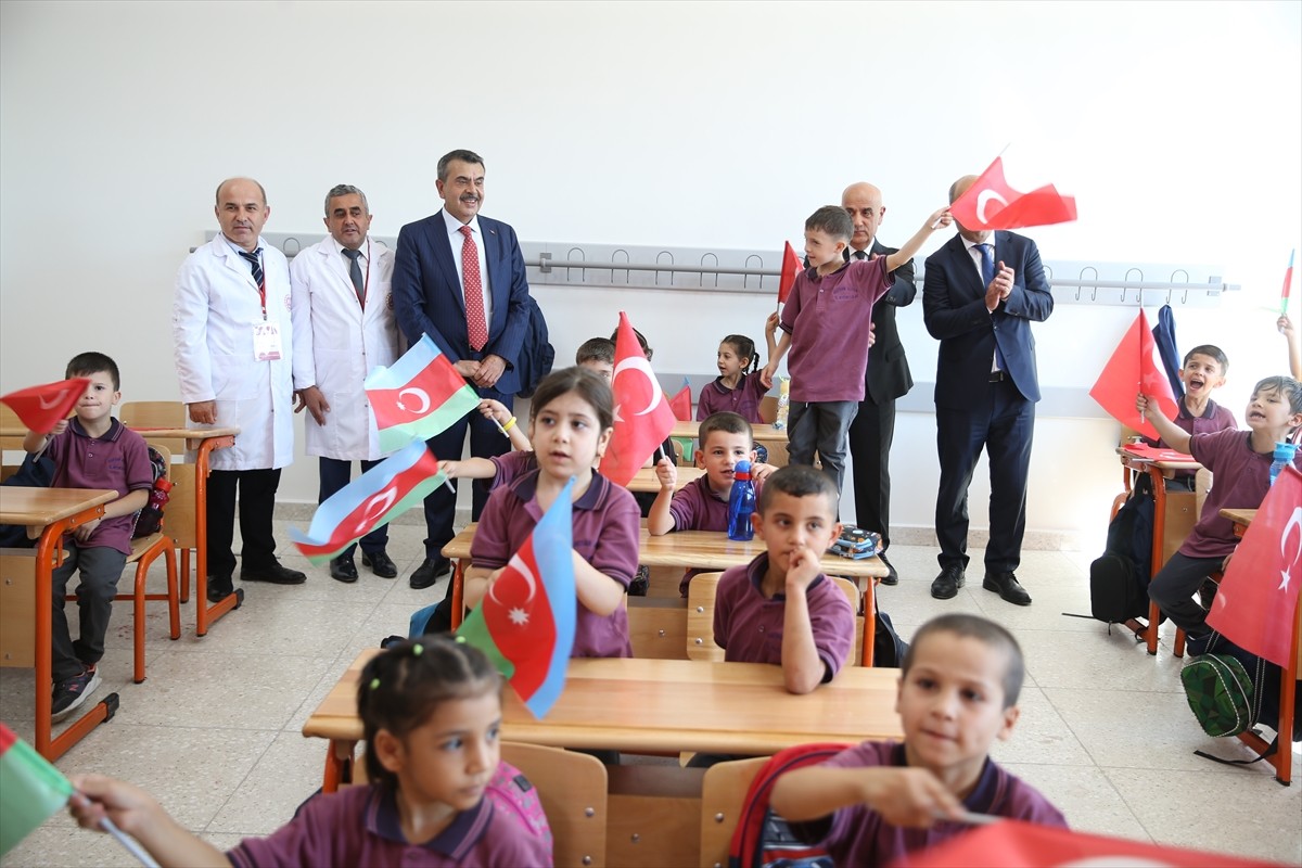 Milli Eğitim Bakanı Yusuf Tekin, Kahramanmaraş'ta Azerbaycan hükümetinin desteğiyle yapılan Haydar...