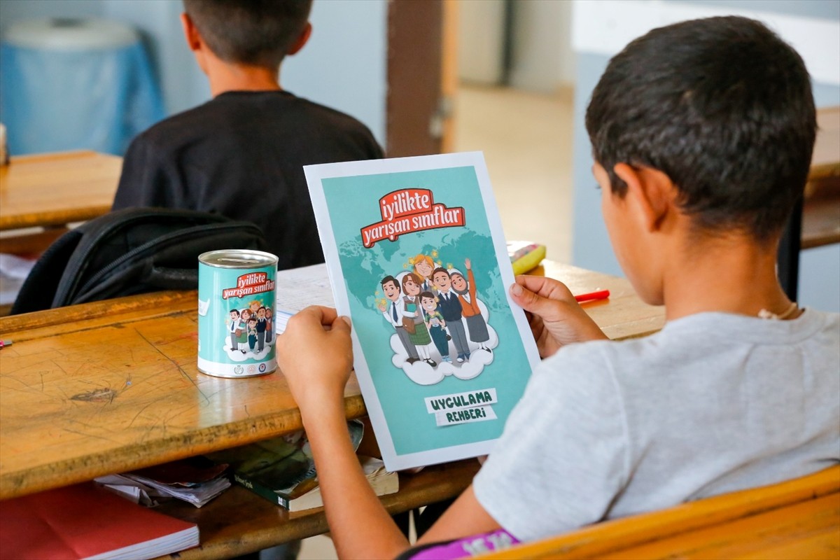 Milli Eğitim Bakanlığı ve İnsan Hak ve Hürriyetleri (İHH) İnsani Yardım Vakfının yürüttüğü...