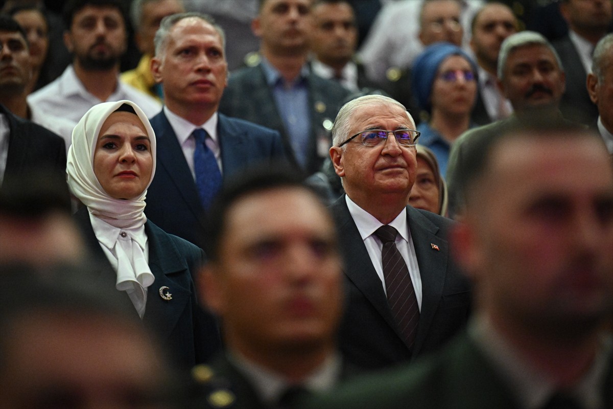 Milli Savunma Bakanı Yaşar Güler ile Aile ve Sosyal Hizmetler Bakanı Mahinur Özdemir Göktaş'ın...