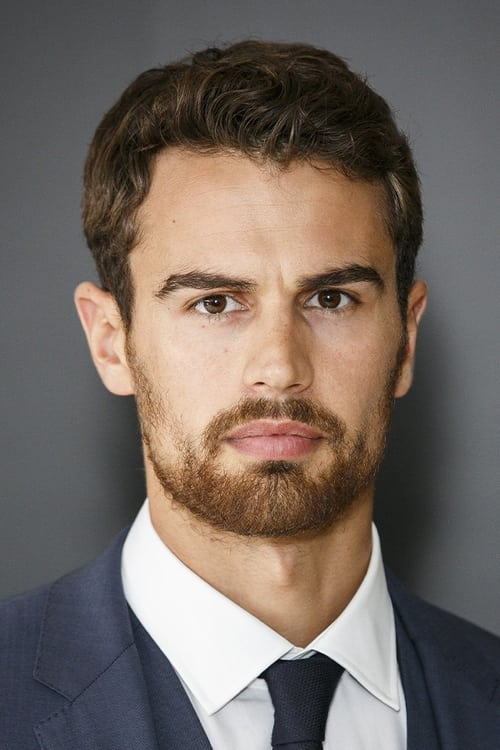 Theo James'in Sürpriz İstanbul Ziyareti