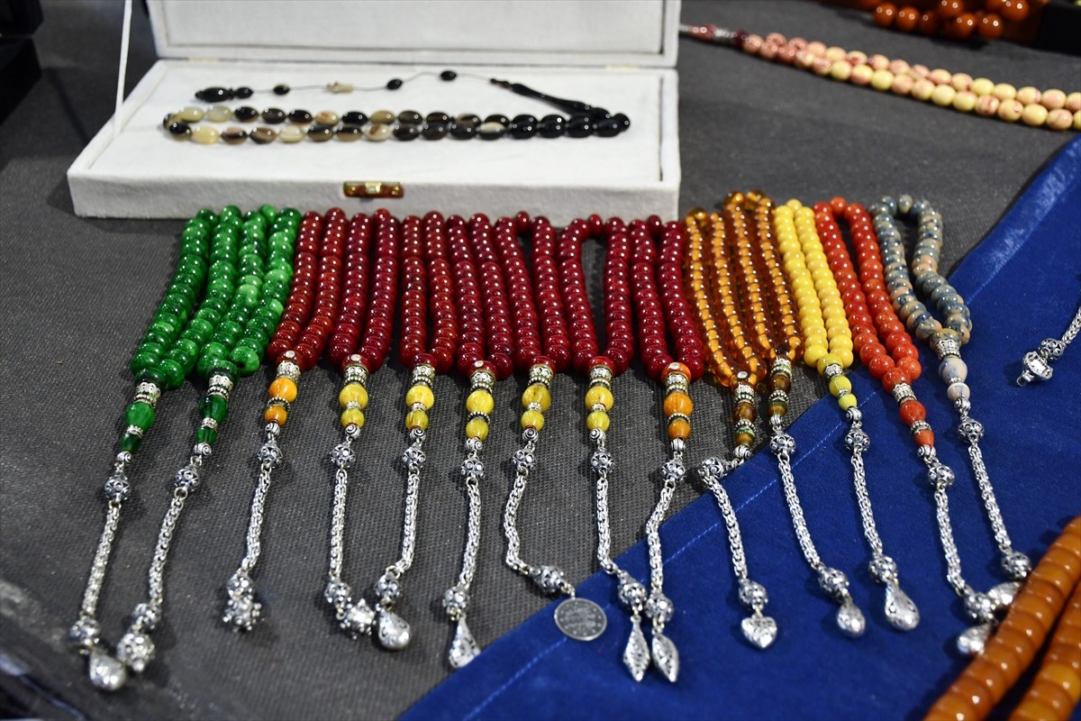 Adana Valiliği himayesinde düzenlenen "3. Tespih ve Doğal Taşlar Fuarı" sona erdi. TÜYAP Adana...