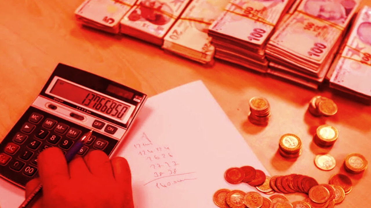 Kredi kartı borcu olana müjde! 50 ve 100 bin liralık borcun geri ödemesi ve taksit detayları açıklandı