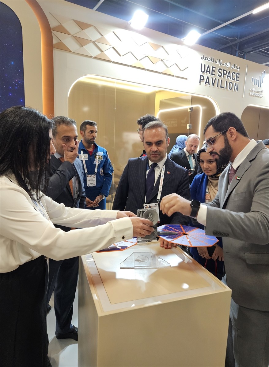 Sanayi ve Teknoloji Bakanı Mehmet Fatih Kacır, İtalya'nın Milano kentinde düzenlenen ve dünyanın...