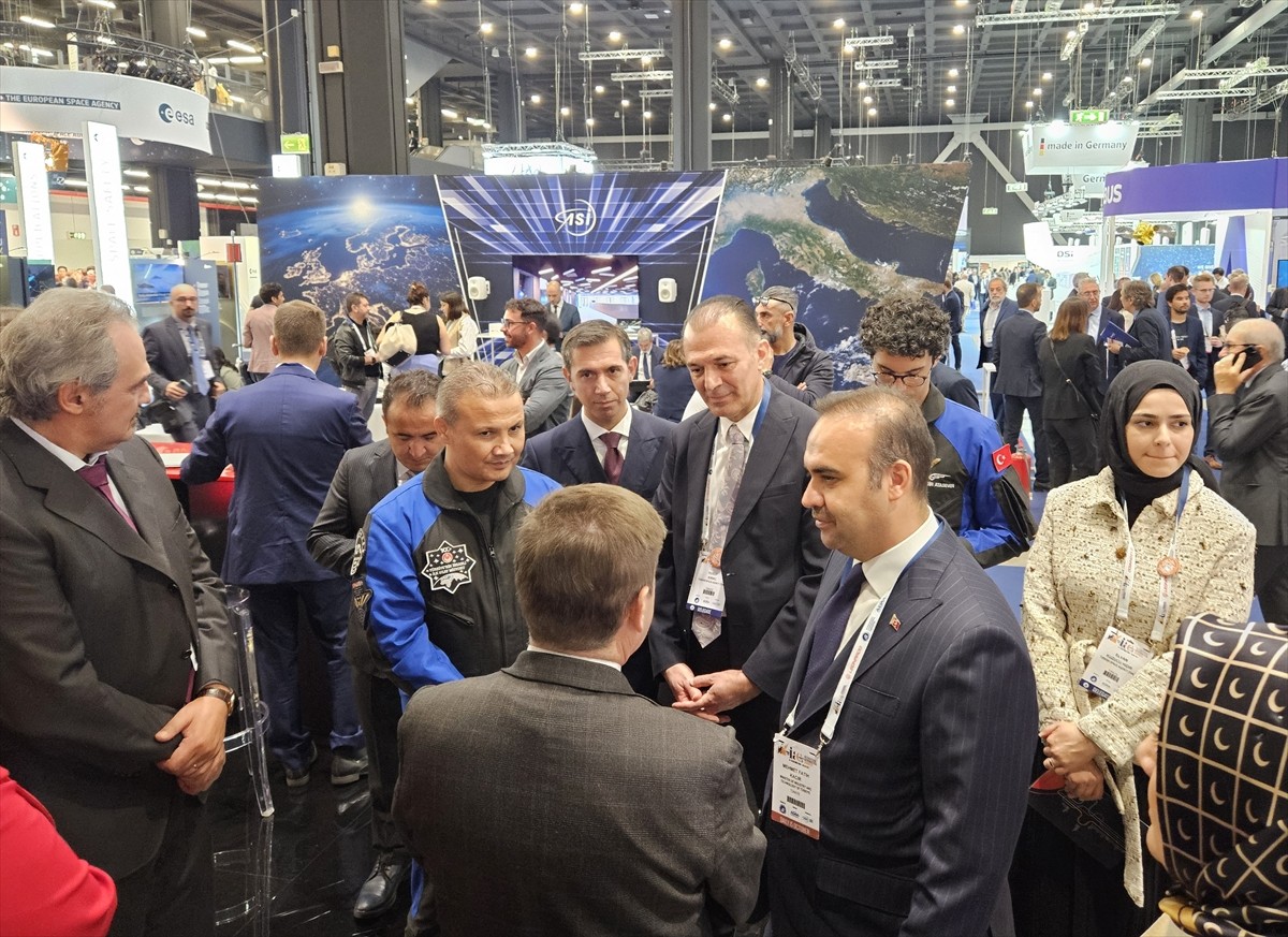 Sanayi ve Teknoloji Bakanı Mehmet Fatih Kacır, İtalya'nın Milano kentinde düzenlenen ve dünyanın...