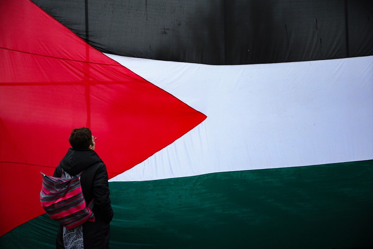 Bosna Hersek'in başkenti Saraybosna'da düzenlenen Filistin halkıyla dayanışma etkinliğinde...