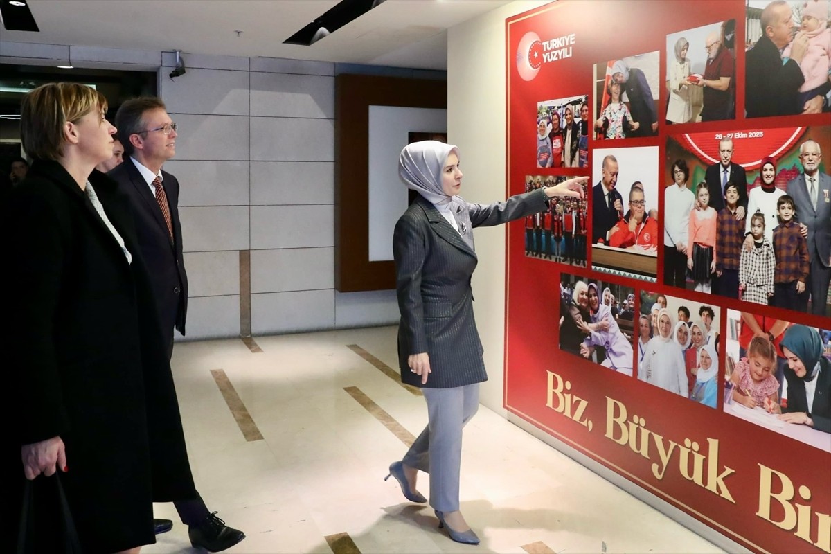 Aile ve Sosyal Hizmetler Bakanı Mahinur Özdemir Göktaş, Macaristan Kültür ve Yenilik Bakanı Balazs...