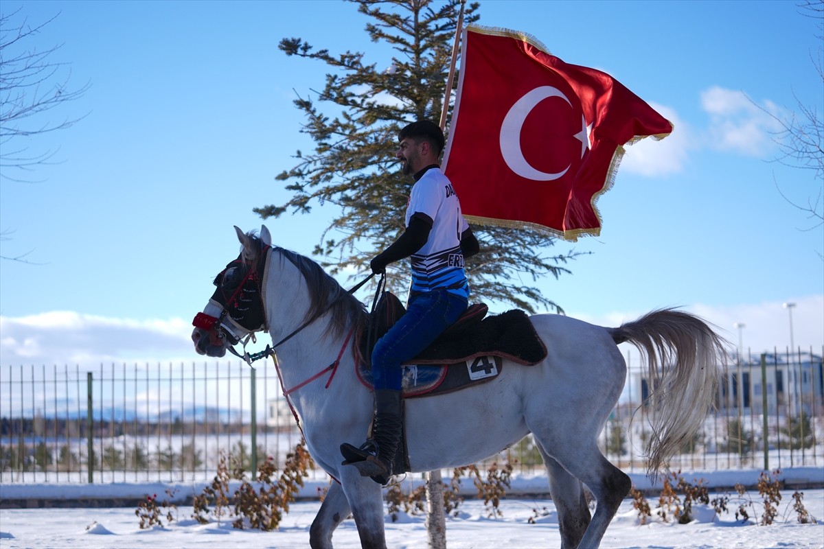 AK Parti Erzurum 8. Olağan İl Kongresi’ne katılmak üzere kente gelen Cumhurbaşkanı ve AK Parti...